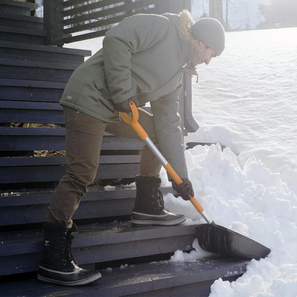 Lopata pentru zapada Fiskars SnowXpert - imagine 3